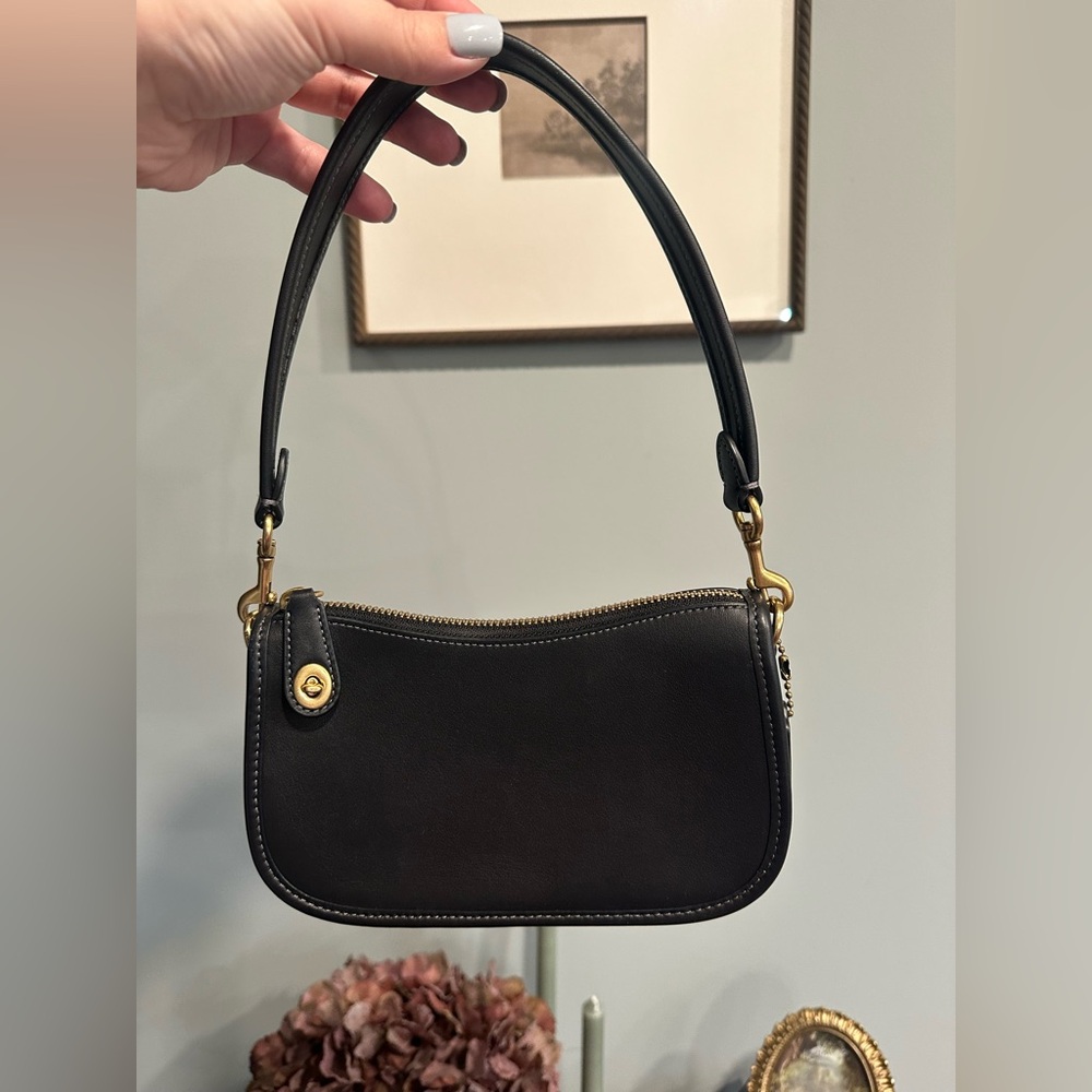 Coach swinger 20 bag, new condition, never worn